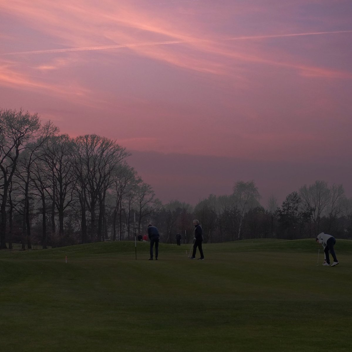 Gisteravond was de eerste editie van het Voskamp Night Golf Experience.  ⛳️

#golf #buitenjecomfortzone #wezoekennog3ballen