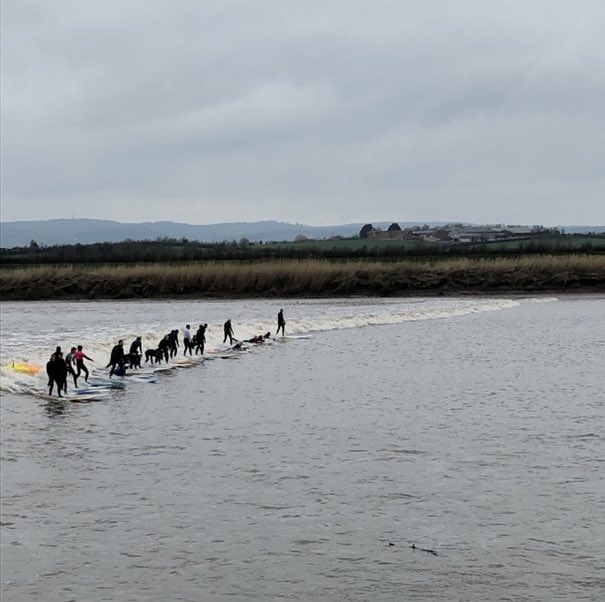 TabithaH_U's tweet photo. Down at Epney for the 5* #severnbore this morning! https://t.co/bqxpBpMt1O