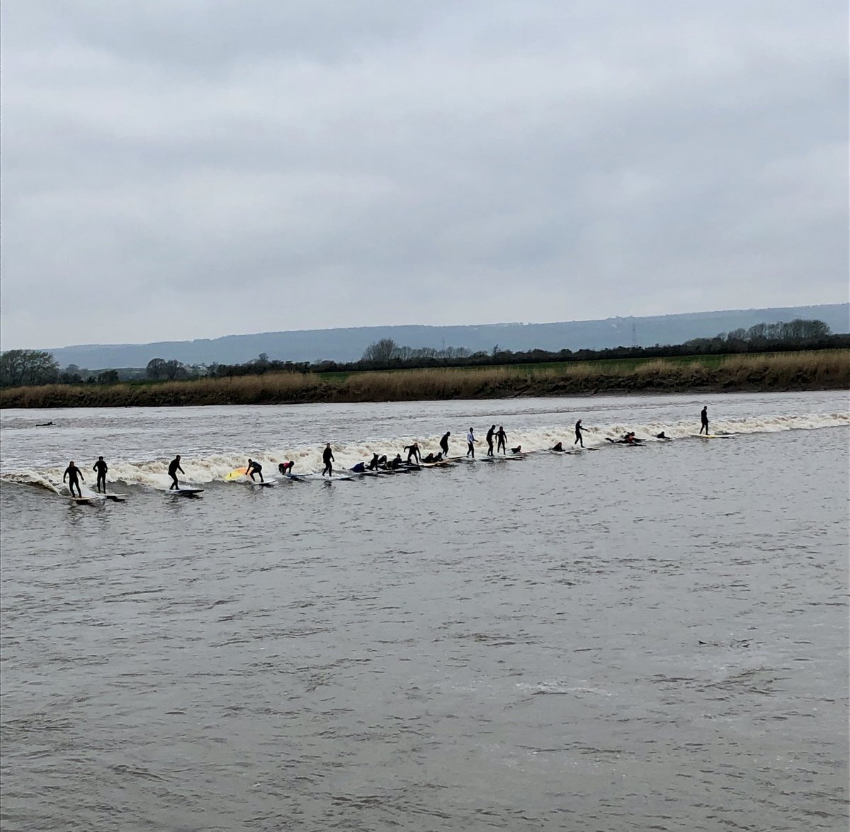 TabithaH_U's tweet photo. Down at Epney for the 5* #severnbore this morning! https://t.co/bqxpBpMt1O