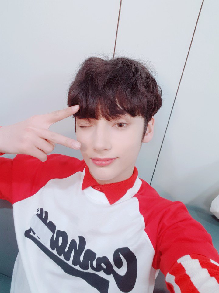 TXT_members tweet picture