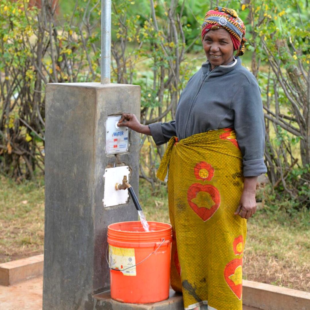This is life-saving technology. 🙌

Gambia's main mobile operator has introduced the eWaterPay tap, giving the 93% of Gambians with mobile phones access to clean drinking water day and night. Check out how this tech works here ⬇️
caseforchange.com/case-studies/a… #WorldWaterDay