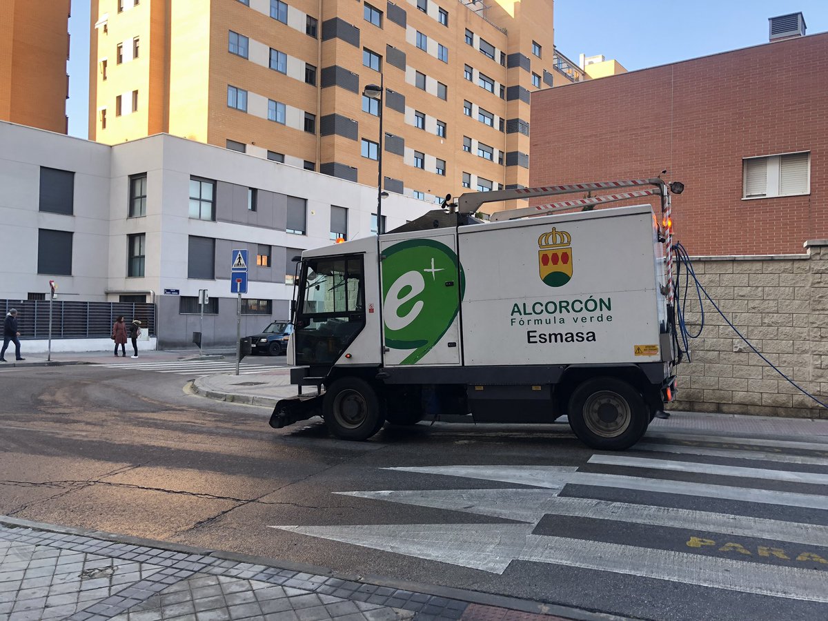 Actuación integral de Limpieza y Mejora hoy en el barrio de Fuente Cisneros #Alcorcón