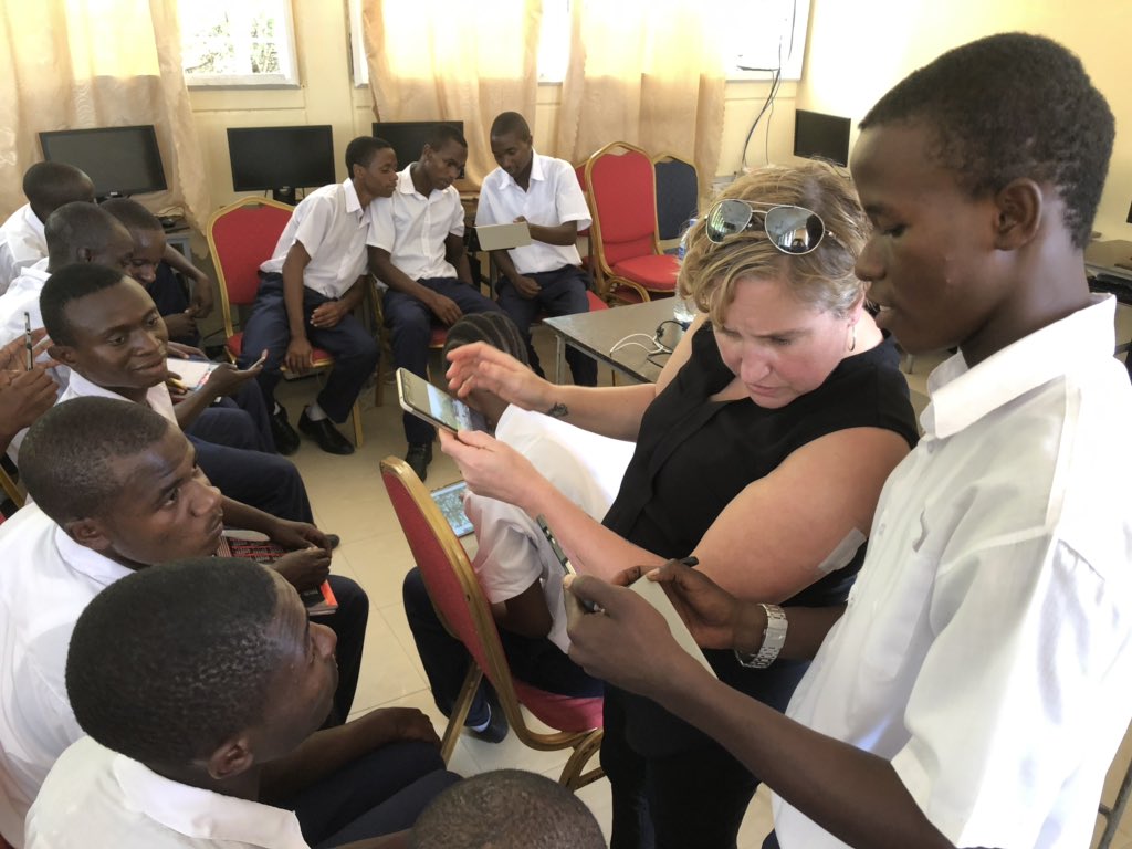 iwom68's tweet image. @nsccintl Photography for tour guides workshop at Mikumi VTC @vetatanzania @VHTTI @ISTEP_CollegeCA @CanadaTanzania #nscc #tunasababisha #golearngrow