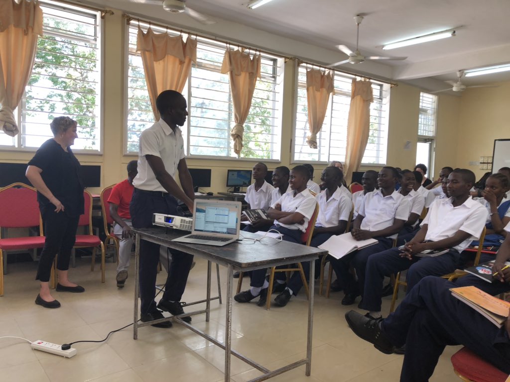 iwom68's tweet image. @nsccintl Photography for tour guides workshop at Mikumi VTC @vetatanzania @VHTTI @ISTEP_CollegeCA @CanadaTanzania #nscc #tunasababisha #golearngrow