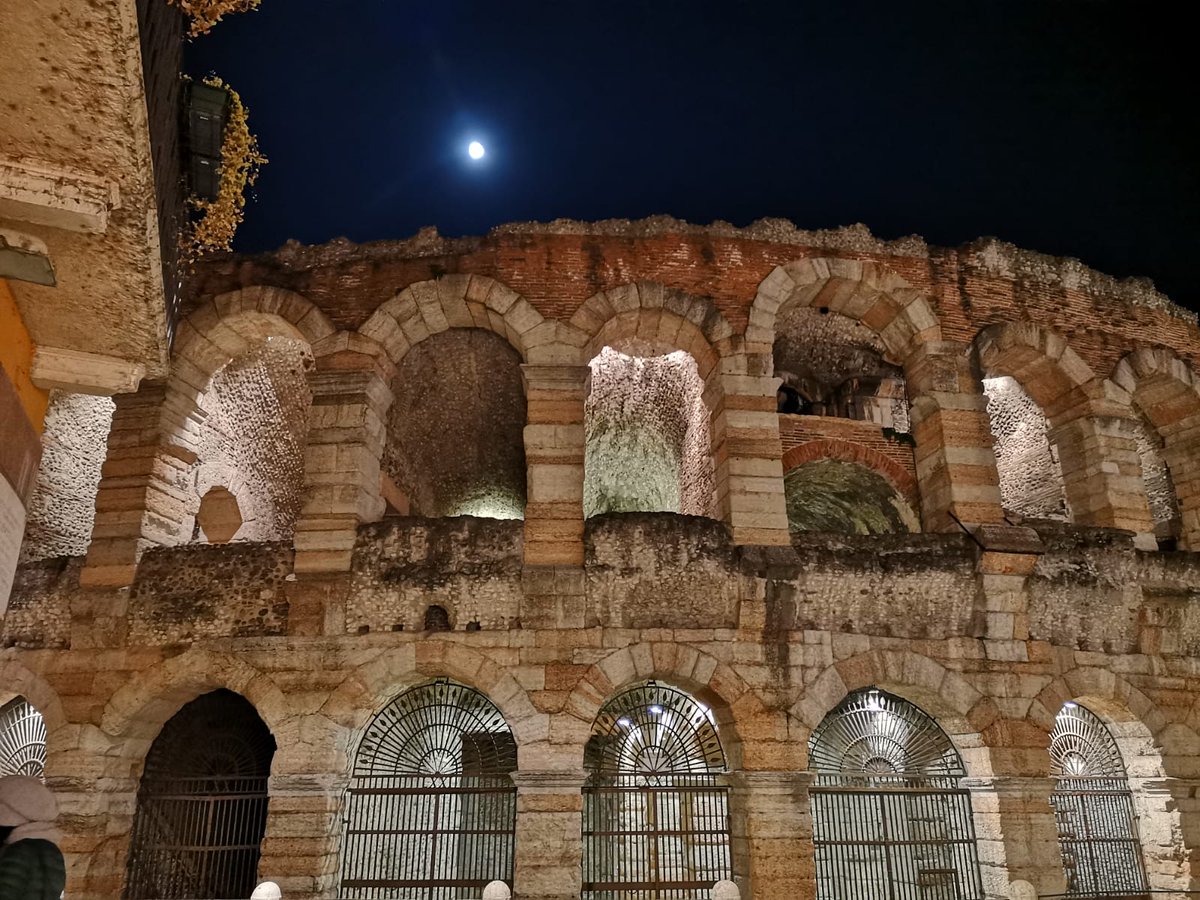 NancyLascaro's tweet photo. Splendida Verona che ci ha ospitato in questa edizione!
#gisea2019 https://t.co/6lUBNB7gC2