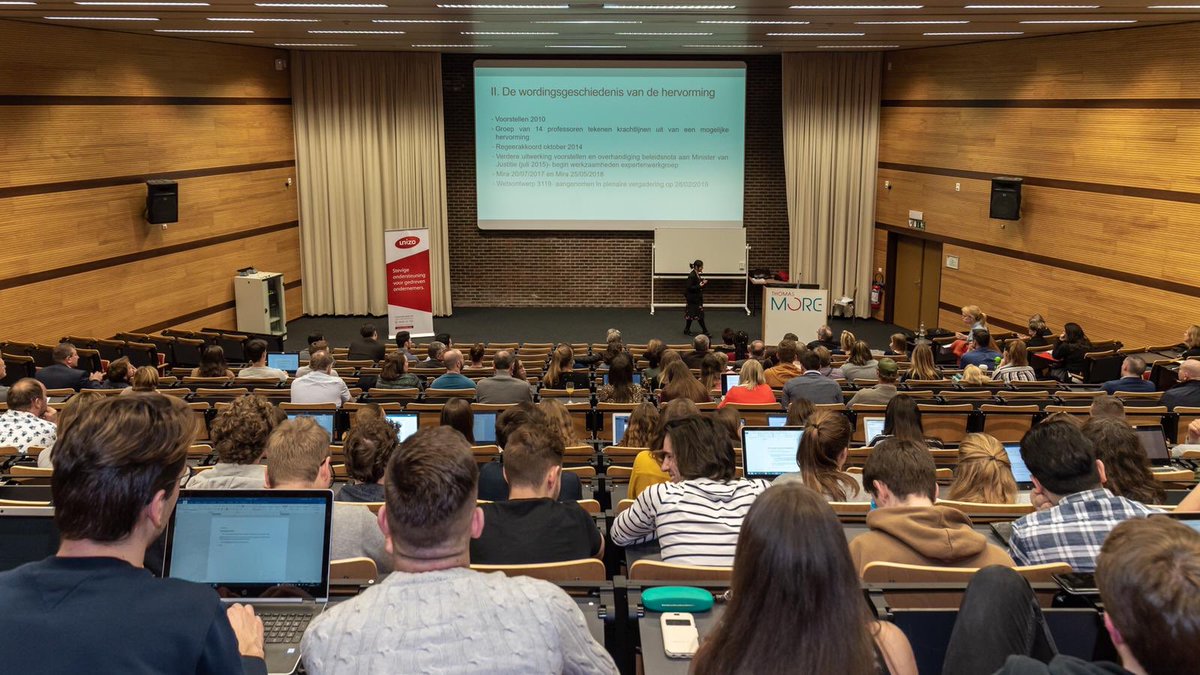UNIZOvzw's tweet photo. Ook tijdens 2e infosessie in Geel heel wat interesse voor het nieuwe vennootschapsrecht! Samen met minister @Koen_Geens1, @LiantisBe &amp; @NotarisBe bereiden we de ondernemer voor https://t.co/sV1EcLbqOF https://t.co/fG4qDNj7c5