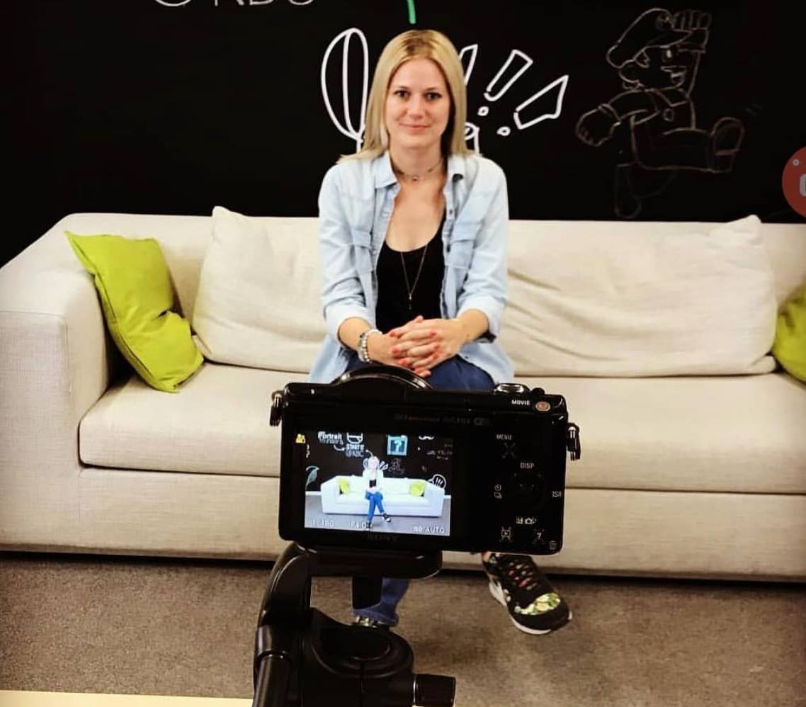 piximate's tweet photo. Piximate's CEO, Laure Uytdenhoef, will be live today for the show "Meet a VC" by Startup Vie, together with @bokanowskinils, @Gcoupez and @yannickoswald.
👉🏻 Support us with #teamPiximate today at 1PM on our Facebook page: https://t.co/SKOS6nec68 https://t.co/EjMHRFhNpn