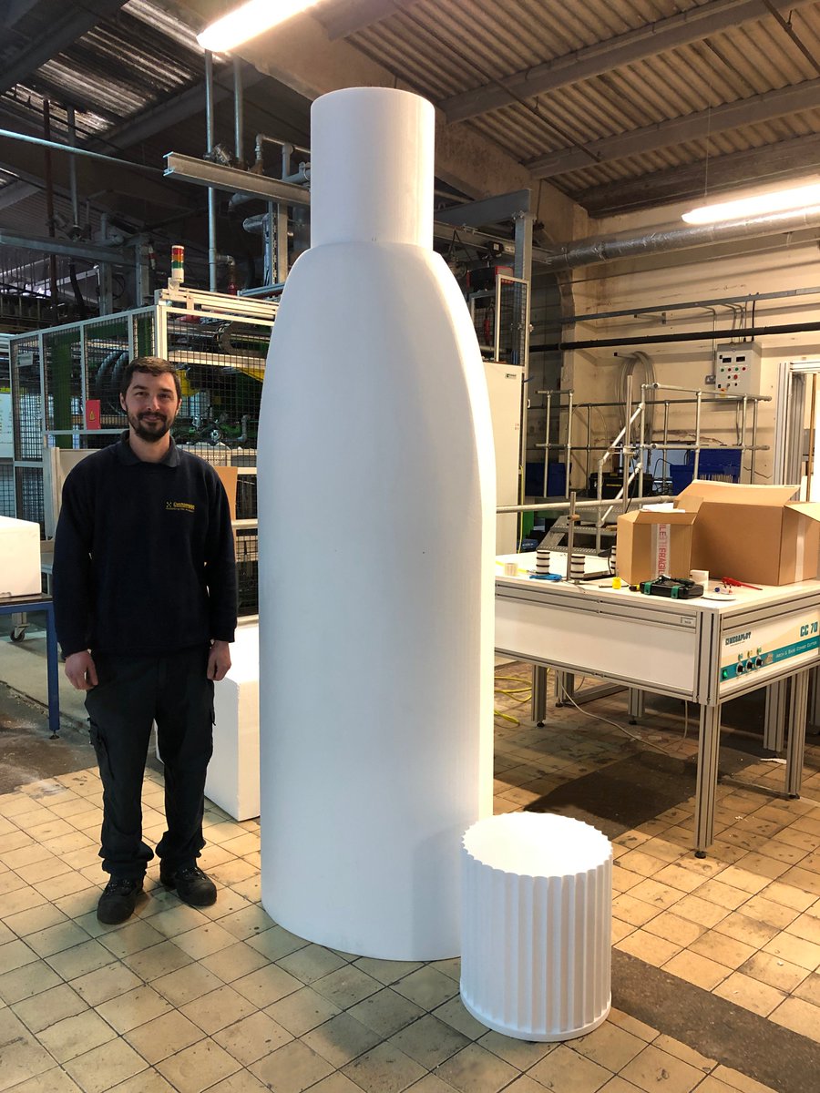 LG__Display's tweet image. Look at the amazing @Crufts exhibition stand @LoveZoflora created from a huge polystyrene bottle our @LG__Display team made! Looks (and I imagine smells!) beautiful!
#props #exhibitions #springisintheair