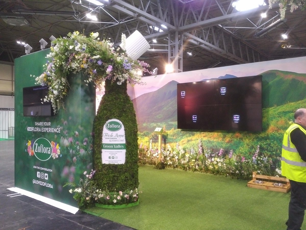 LG__Display's tweet image. Look at the amazing @Crufts exhibition stand @LoveZoflora created from a huge polystyrene bottle our @LG__Display team made! Looks (and I imagine smells!) beautiful!
#props #exhibitions #springisintheair