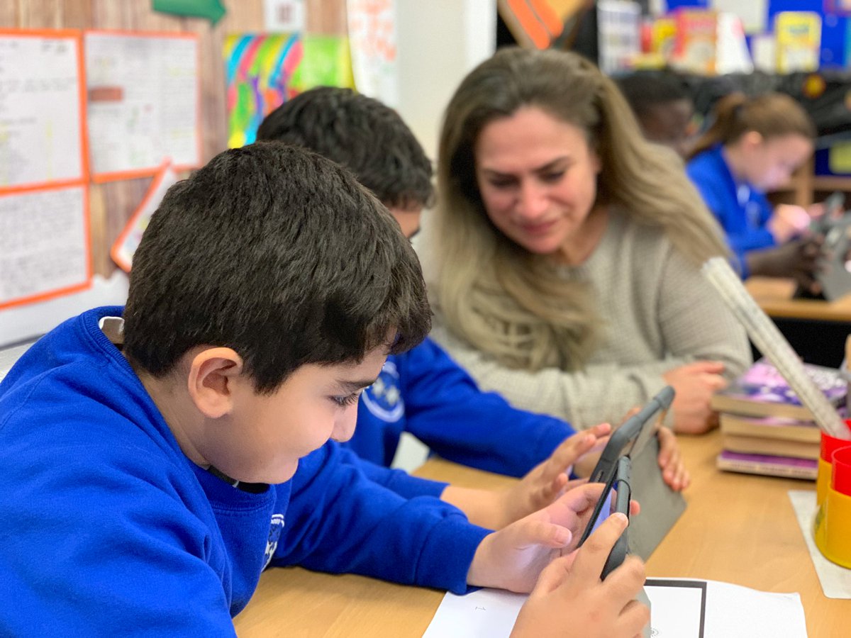 woodberrydownN4's tweet photo. How brilliant to see so many of our Year 5 parents joining us for some #ComeLearnWithMe at #WoodberryDown #NWFed this morning. Thank you to @5WWoodberry @AnnaBellou4 and Miss McMurray! https://t.co/6nHEri9CBX