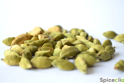 spicecliq's tweet photo. Types of Cardamom - Spicecliq 
https://t.co/Ez2SxdQMYu …

https://t.co/2lD38P65gE 
Ph: +91 9745333115
#greencardamom #blackcardamom #spicesonline #healthbenefits 
#Kerala #Gujarat #Maharashtra #Delhi #Telangana https://t.co/88zC3PkhB5
