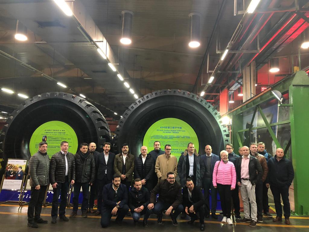 Grupotiresur's tweet photo. Viaje a China de Tiresur con clientes para conocer la fábrica y las instalaciones de nuestra marca Triangle. https://t.co/5ai8cAz1TW