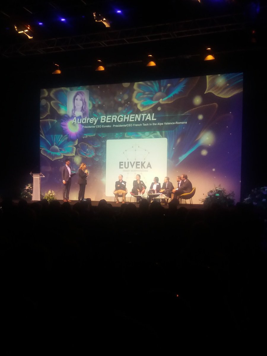amchamfrance's tweet photo. Audrey Bergenthal from @Euveka_ is the first to go on stage to pitch. Good luck to her ! #amchamlive #ticket2america https://t.co/vqTyFAJ3Dg