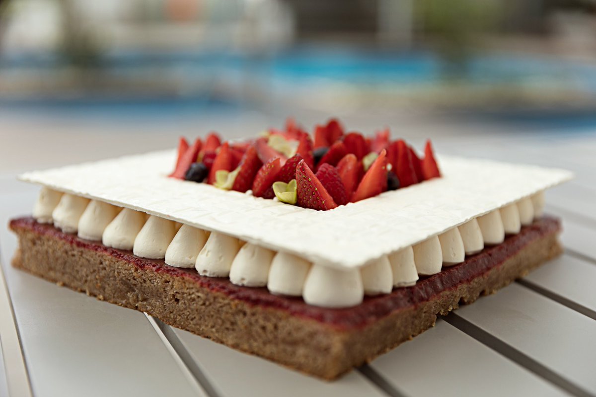 Tarta bretona de fresas y chocolste blanco 🍓 

#pastry #pastrychef #patisserie #barcelona #spring #lovemyjob