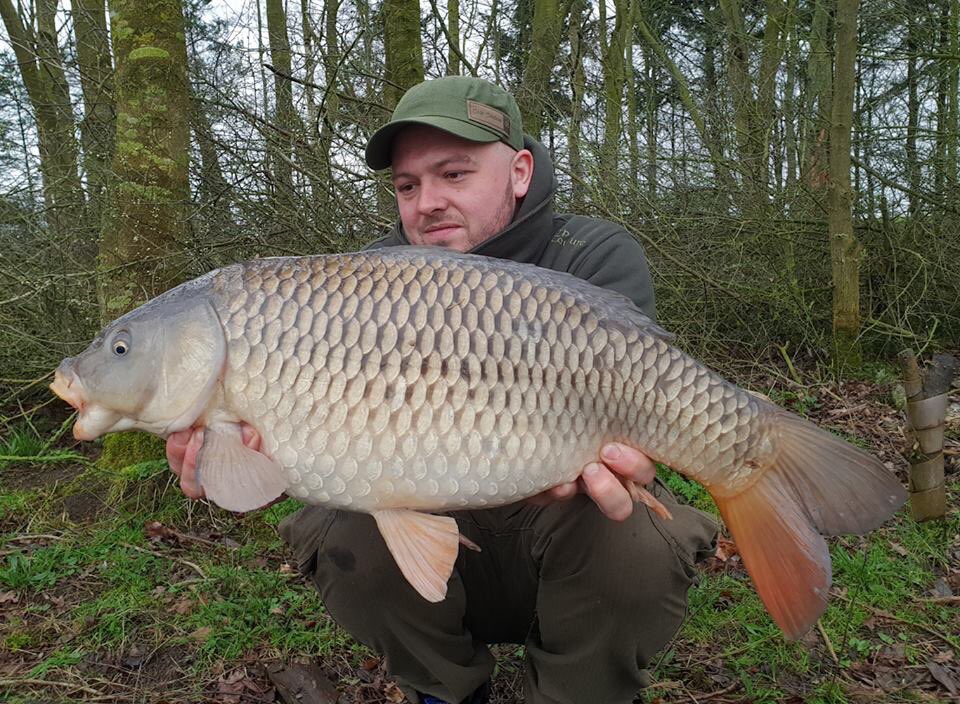 DNABaitsUK's tweet photo. James Finney came over to see us at the Northern Angling Show last month and took 50kg of Secret 7 off us. Since then he’s been putting it to good use, landing a string of fish on Fruitylicious hookbaits over S7 freebies and hemp.
 
#dnabaits #secret7 #fruitylicious #carpfishing https://t.co/LLabtMHLC2