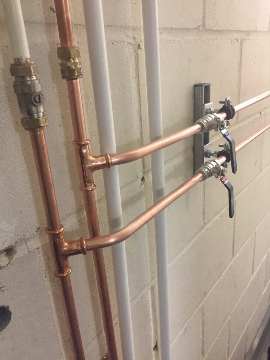 MaxglowLtd's tweet photo. Plumbing works in Guildford🛠 Clean &amp; Neat Copper and Plastic pipework installation🛠                       For Commercial &amp; Domestic Plumbing enquiries contact us on T: 0208 561 3454 or E: enquiries@maxglow.co.uk #MaxglowLtd #PlumbingBrilliance https://t.co/jSrJ39bklO