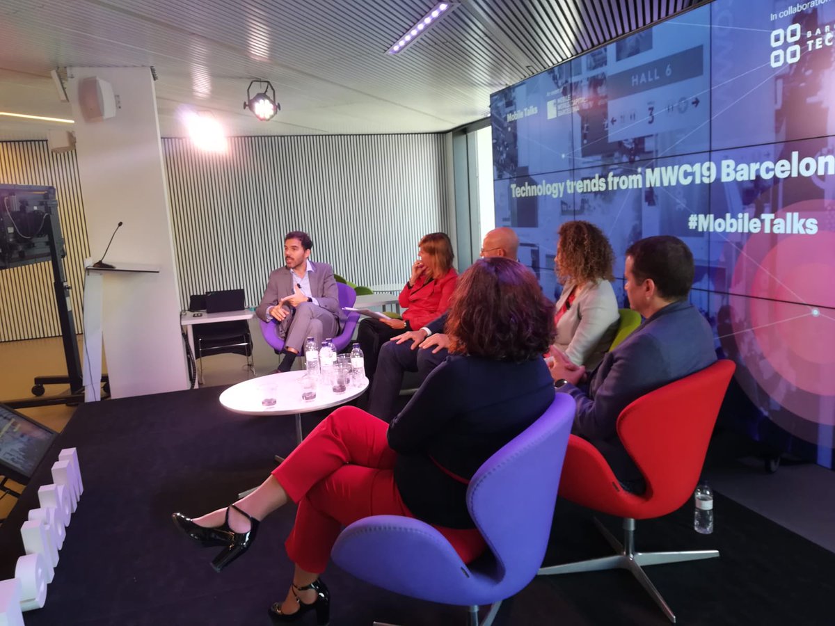 HuaweiSpain's tweet image. Enrique Pérez, Director de la Oficina de #Huawei #Cataluña, conversa en el #MobileTalks Technology Trends de @MWCapital sobre el rol de la #InteligenciaArtificial y el alcance que tendrá esta #Tecnología en el #Futuro, abarcando todos los aspectos de la vida diaria #MWC19