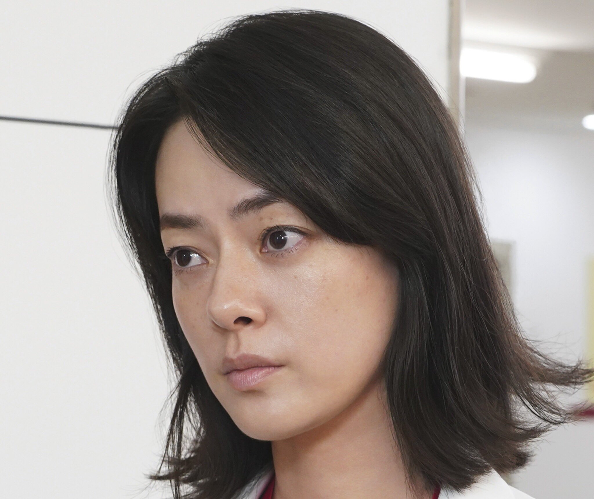 テレビ朝日 白い巨塔 公式 アカウント 白い巨塔 キャラクター紹介 野坂奈津美 市川実日子 浪速大学医学部脳外科 教授 教授陣の中で紅一点 テレビ朝日 開局60周年記念 5夜連続 5 22 26 山崎豊子 岡田准一 T Co