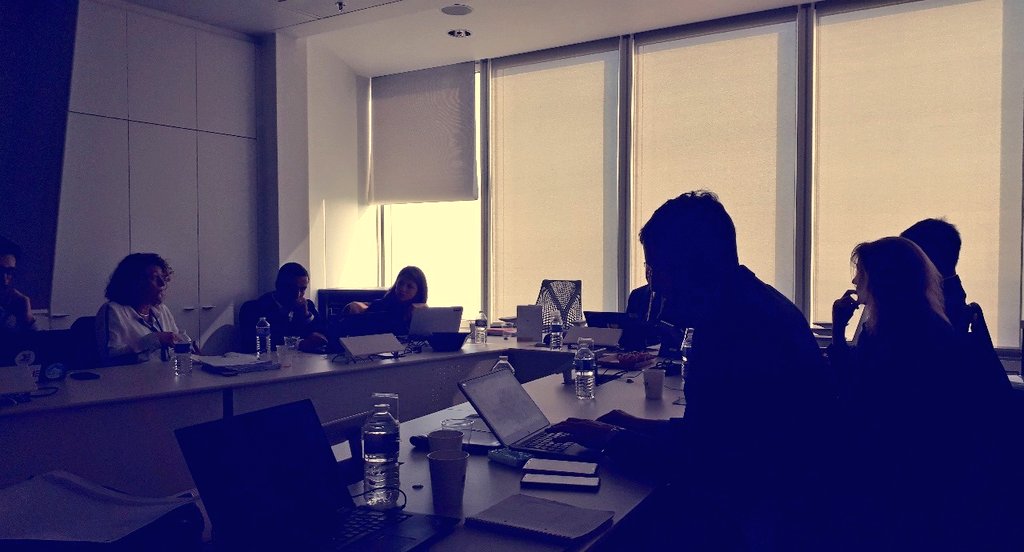 Vitres teintées au 27ème étage de la Tour First pour désigner les 6, 7 ou 8 Junior-Entreprises qui seront diagnostiquées par les partenaires 🕵️‍♀️🕵️‍♂️ #WeAreJE