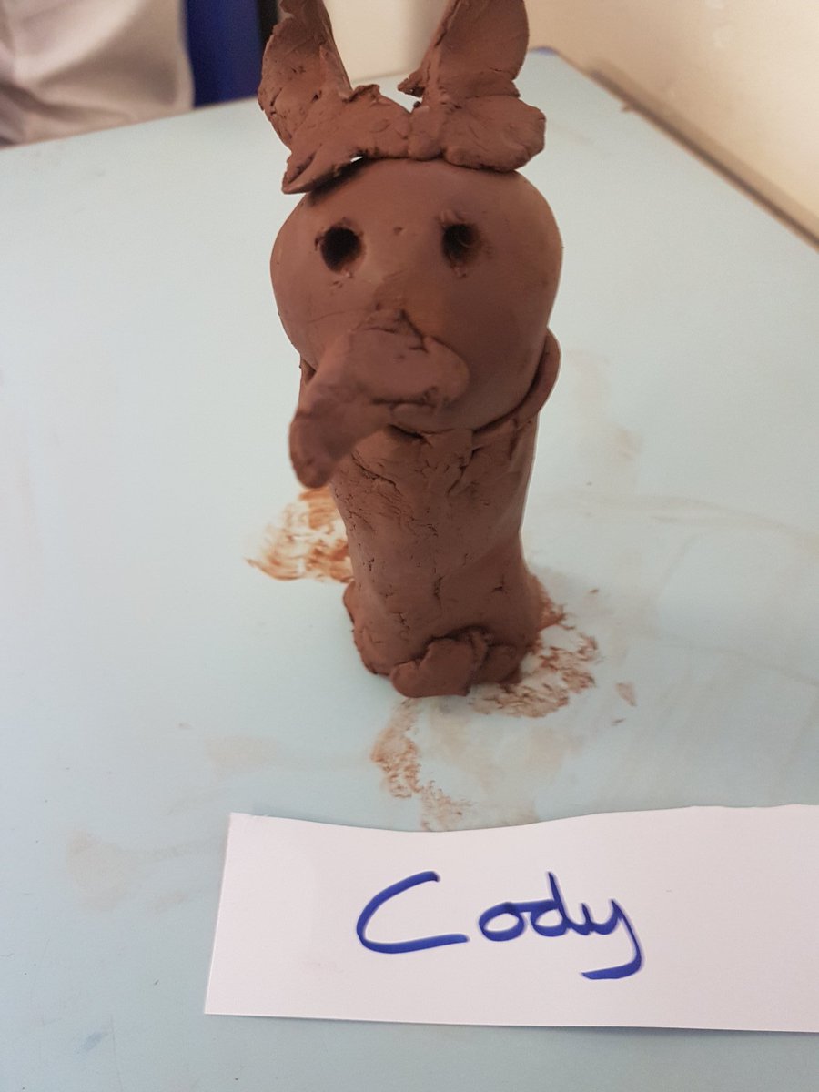 WillowsM22_Y5's tweet photo. Canopic Jars in Year 5 https://t.co/ZNGYhC4NQ8