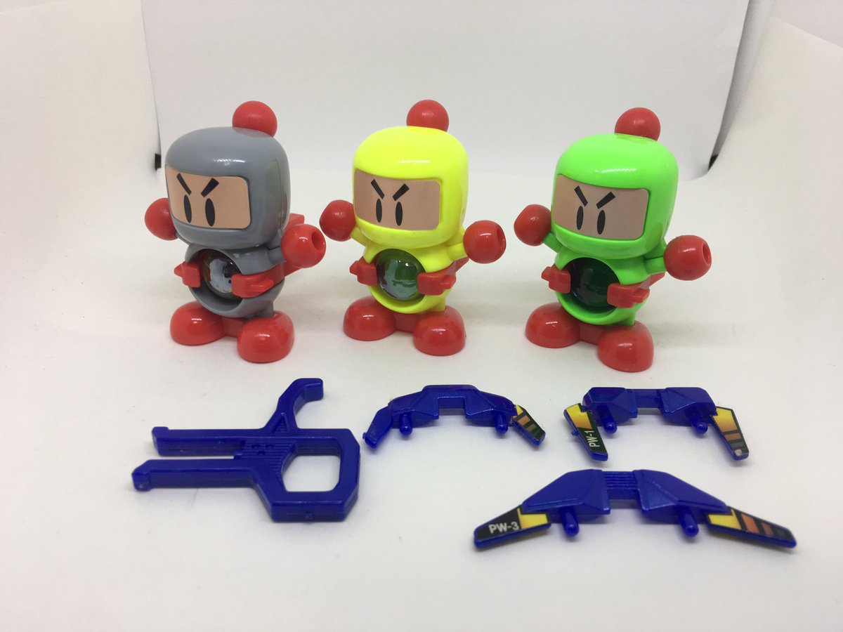 あすら ブラックカラーのバトルフェニックス 海外限定 のブロンズメッキバトルフェニックス シルバーのバリアントワイバーン ブラックカラーのはシール剥がれまくりなのでレストア予定 ビーダマン