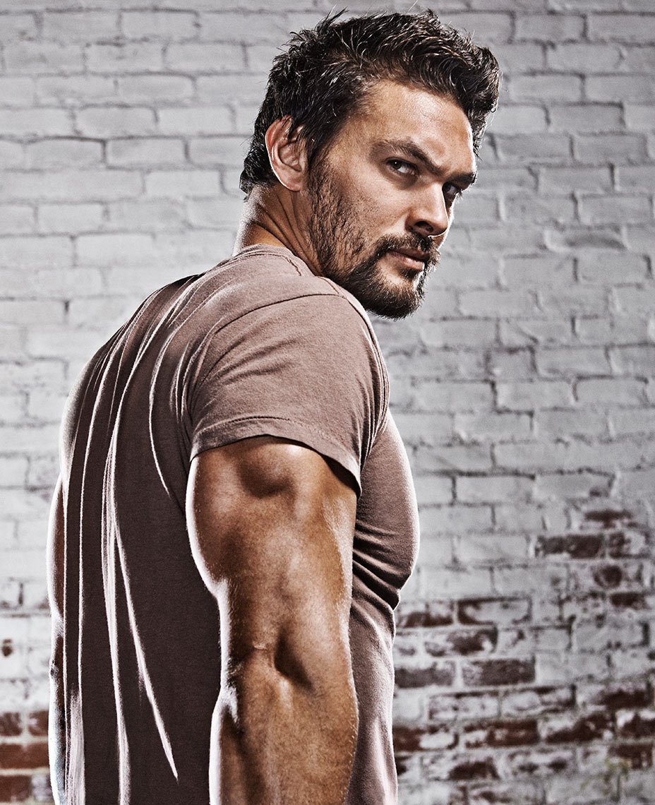 📓🐻 Jason’s Facts : "Jason Momoa ต้อง Warm Up ร่างกายราวๆ 15-20 นาที ทุกๆ ครั้งก่อนการเข้าฉากที่เขาจำเป็นจะต้องอวดหุ่นของตัวเองหน้ากล้อง เพื่อเป็นการกระตุ้นกล้ามเนื้อส่วนต่างๆ ให้ชัดเจนขึ้น จึงไม่แปลกที่ภายใน Studio จะมีอุปกรณ์ออกกำลังกายอยู่เต็มไปหมด" #JasonMomoa