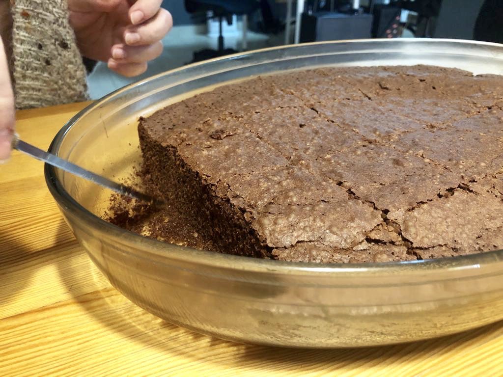 espacioerranTe's tweet photo. Es viernes! Es #FridayCake en nuestro espacio de #coworking en el centro de #Granada. Gracias Edith por endulzarnos la mañana! #soyerranTe https://t.co/bCTeR8XTA8