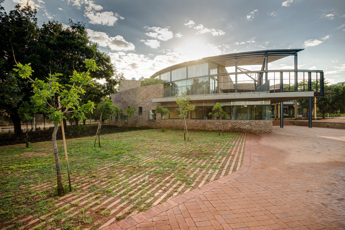 FutureAfricaUP's tweet photo. Have a look at the Fabulous @FutureAfricaUP campus and join our community! https://t.co/wBPhKoCzGN

@UPTuks @AfricaSLP @bernardslippers @Cillierster 
https://t.co/SM8m2MnxcO #imaginefutureafrica https://t.co/ix64AaHpZj