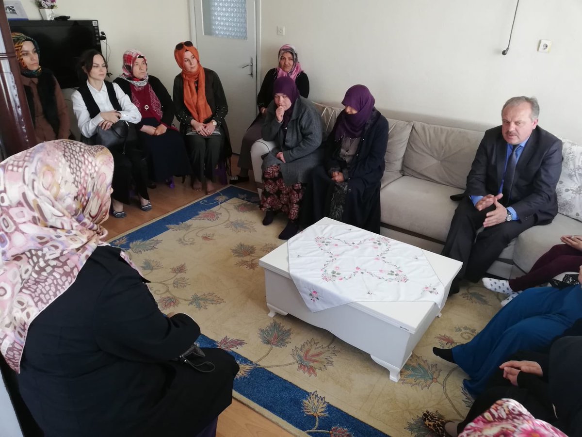 Güney Mahallemizde “GÜNGÖR” ailesine misafir olduk.Bizleri hanesine kabul eden ve dinlemeye gelen tüm kardeşlerime teşekkür ederim.
#HepBirlikteSevdamızOsmancık