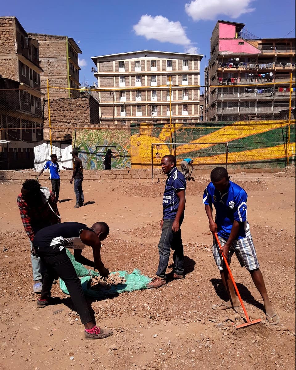 MathareOne's tweet photo. Getting ready for the "Plastic Cup" tomorrow at Slum Soccer. Who is coming? Tupatane grao #Mathare #youth #slumsoccer @unhabitatyouth @MathareUtd @MaimunahSharif @GachieRai @CanHCKenya @LisaStadelbauer @GhettoRadio895 https://t.co/IWMZmUk9Dk