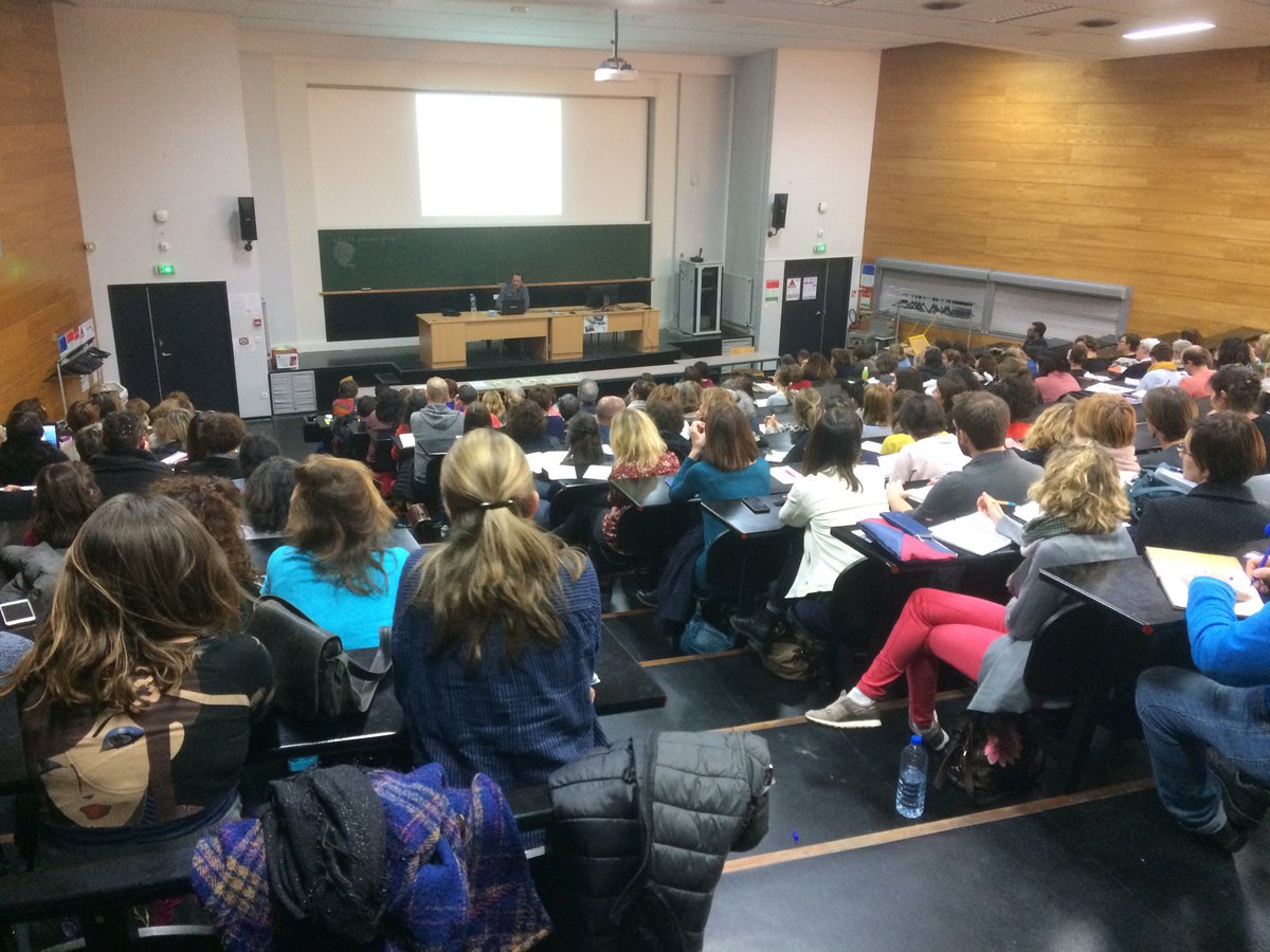 17Mgen's tweet photo. Conférence sur « les écrans et le sommeil » à La Rochelle devant 200 enseignants de maternelle .
⁦@groupe_mgen⁩  ⁦@17Mgen⁩ @dsden17 ⁦⁦@SemaineMaternel⁩ https://t.co/2xyTXtbNT3