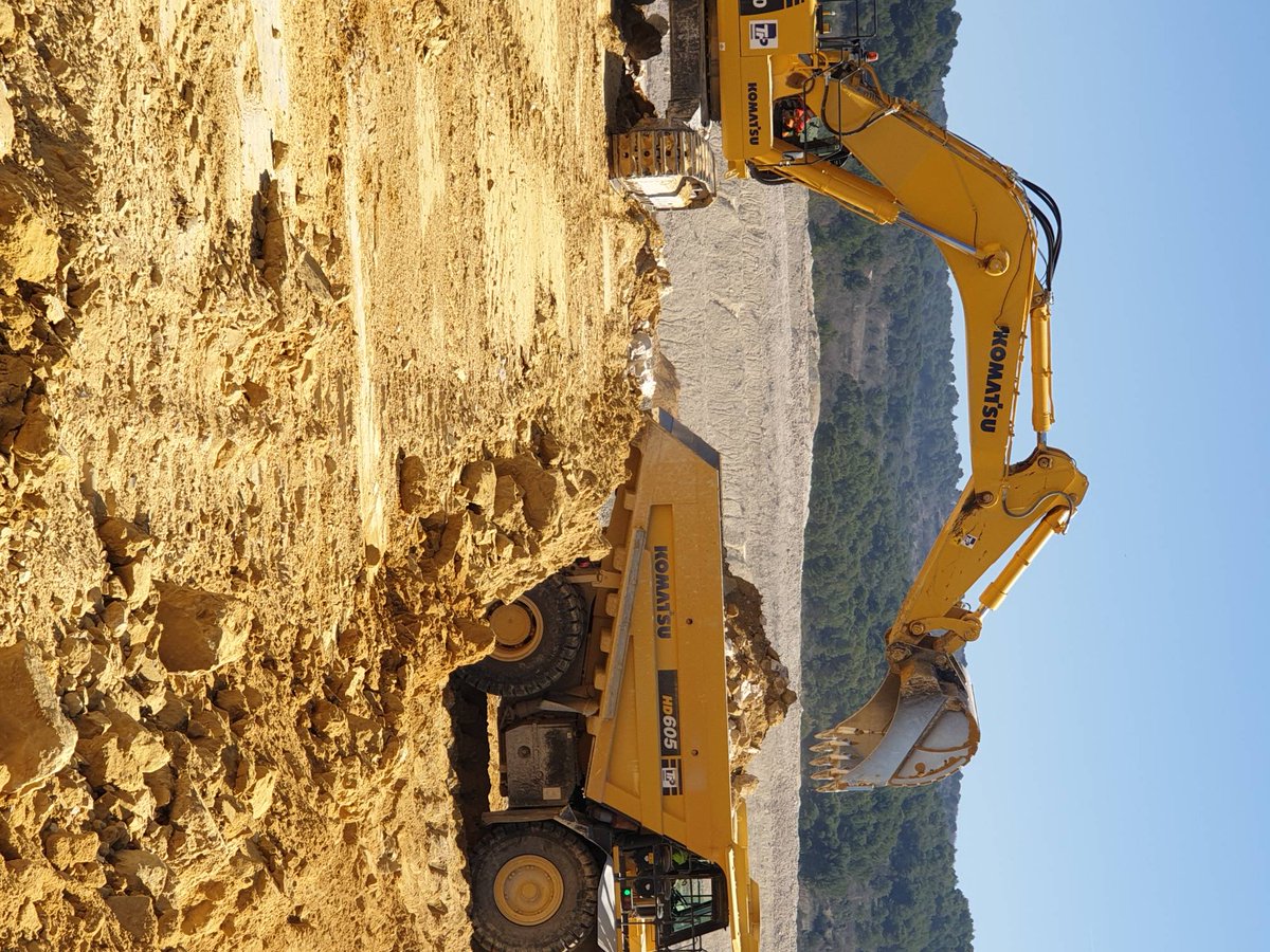 AvgpControle's tweet photo. Du soleil! De la belle grosse machine de tp! Un métier au top!
LE BONHEUR TOUT SIMPLEMENT...

#komatsu #vgp #engintp https://t.co/3vzOFwR7F4