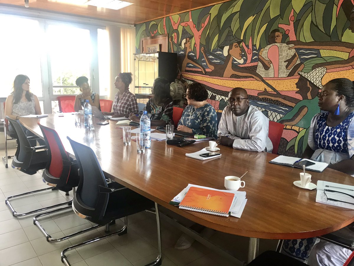 safiaotokore's tweet photo. Engagement @AFD_France @RiouxRemy, @RimaLecoguic @MatthieuDiscour #ToutAfrique : former agents du siège et réseau aux questions d’égalité F/H pr rendre #ODD5 effectif. #AgenceAFDGuinée en pleine formation interne merci à #CelluleGenre @ChouatNadege et @SananesO @PannetierOlivi1 https://t.co/JLZsnmn5YZ