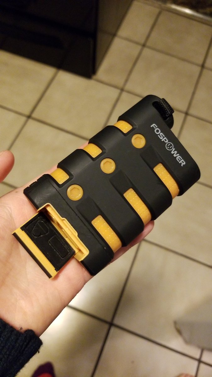 zelliecreative's tweet photo. @AskTSA can I bring this battery/portable charging pack on a flight? https://t.co/c1LpiHIN90