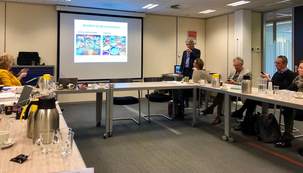 Jolandakroon's tweet photo. Presentatie ⁦@gemZoetermeer⁩ over hoe zij leren en veranderen. Mooi! #vakmanschap #Professional #leren ⁦@de_bvk⁩ ⁦@Cyriltholen⁩ https://t.co/9EHjMrg3FV