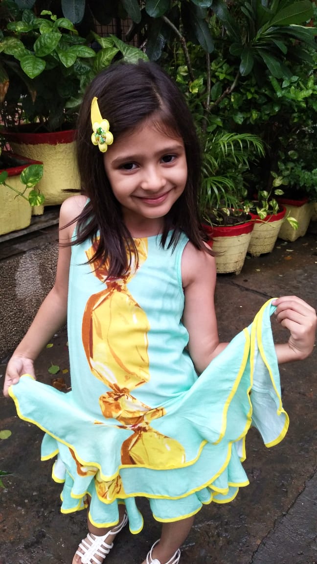 varshajoshi31's tweet photo. @Hopscotchindia #ContestAlert
 #HopscotchMoment  #HopscotchXBTFW 
Here is my little poser.. My daughter https://t.co/Wxva02iXs9