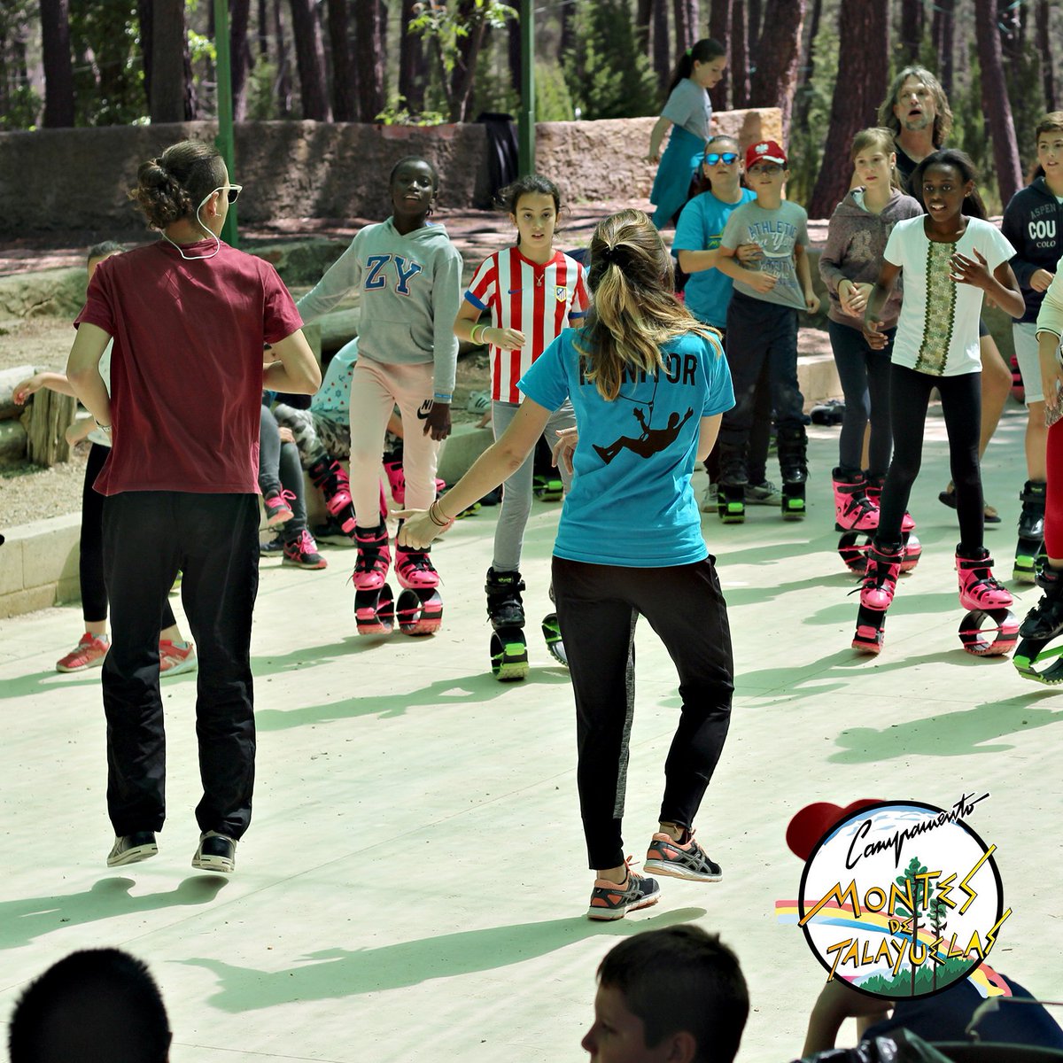CampTalayuelas's tweet photo. Con los Kangoo Jumps hacen ejercicio físico, aprenden coreografías mejorando su sentido de la coordinación y el equilibrio, y por supuesto, se divierten.

¡Reserva esta actividad para tu campamento! https://t.co/CYTIjjGIGq 

#CampamentoTalayuelas #Cuenca #diversion https://t.co/DTJdq2HFQv