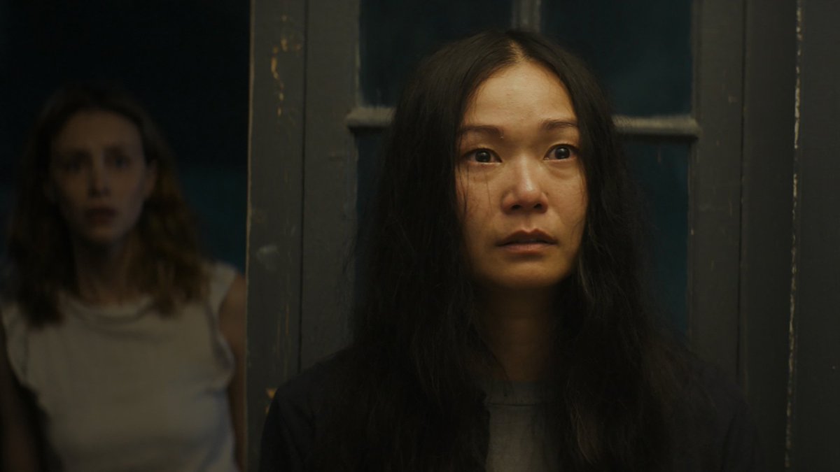 teasertrailer's tweet photo. American Woman - movie first look: https://t.co/CvcilnjFQm
starring Hong Chau, Sarah Gadon, Lola Kirke, John Gallagher Jr., Ellen Burstyn, and David Cubitt
#AmericanWoman #AmericanWomanMovie #HongChau #SarahGadon https://t.co/e9bkz78Xwo