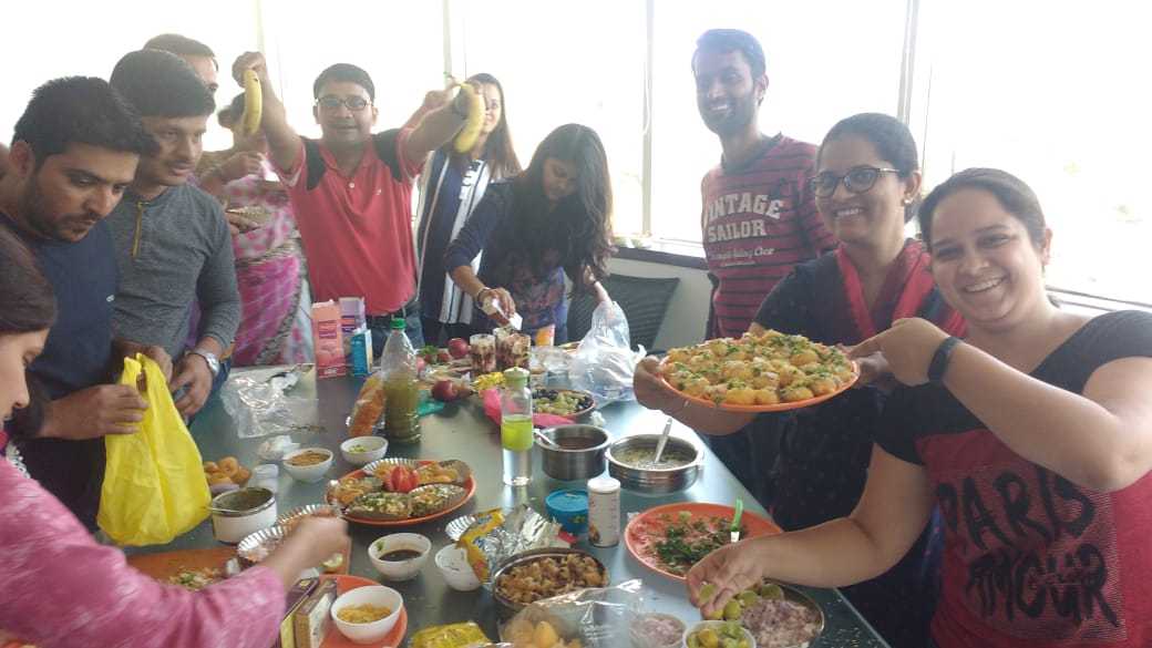 GlobalUsit's tweet photo. Cooking without Fire competition at USIT on occasion of Holi!
#Holi 
#HoliHai 
#Holi2019 https://t.co/q30gaqbUlr