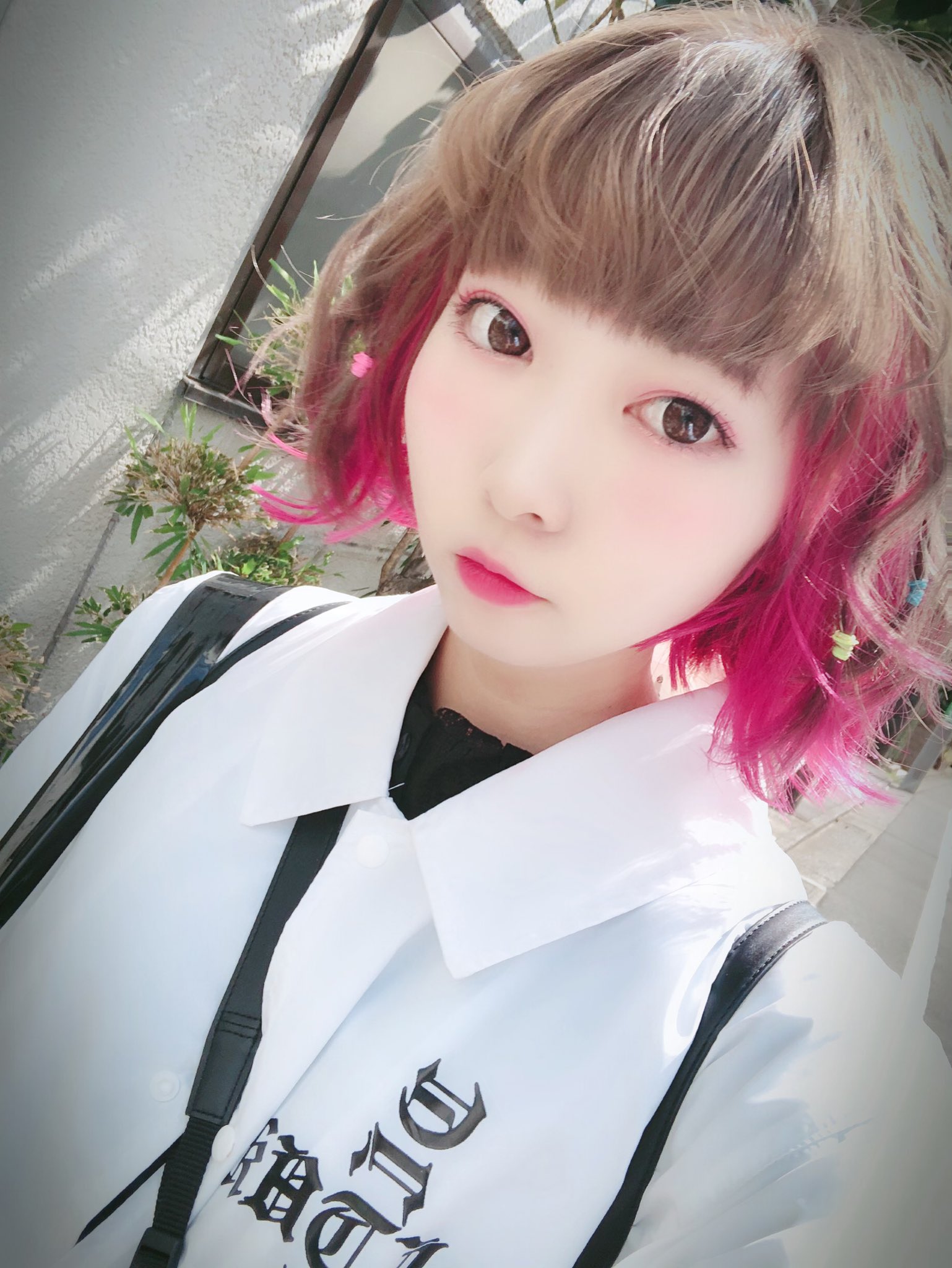 可恩 Dreamy Melts 顔が丸くて派手髪で派手な格好が好きでアニヲタでうるさくて変わった声してて貧乳な女の子 が好きな人がいたら紹介してあげてください あ 笑い方も変です T Co 4wnhbie2ti Twitter