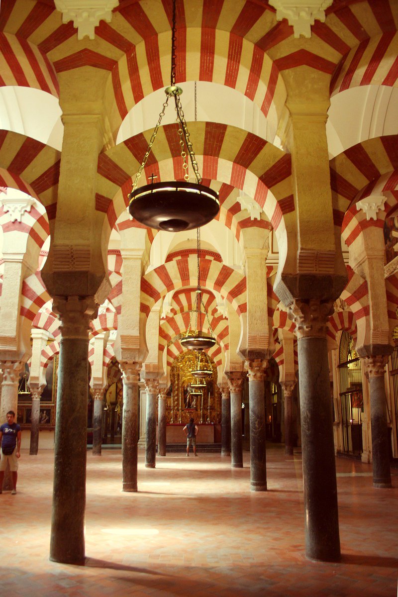 IlimTour's tweet photo. The Mosque of Cordoba - renowned for its beautiful arch design. There are over 800 of them in site. 😲Walk down the historical passage and be memorised by this unique monument in Cordoba with our Andalusia Muslim Tour. #ilimtour #mosque #cordoba #andalusiamuslimtour https://t.co/nzSujxWAwv