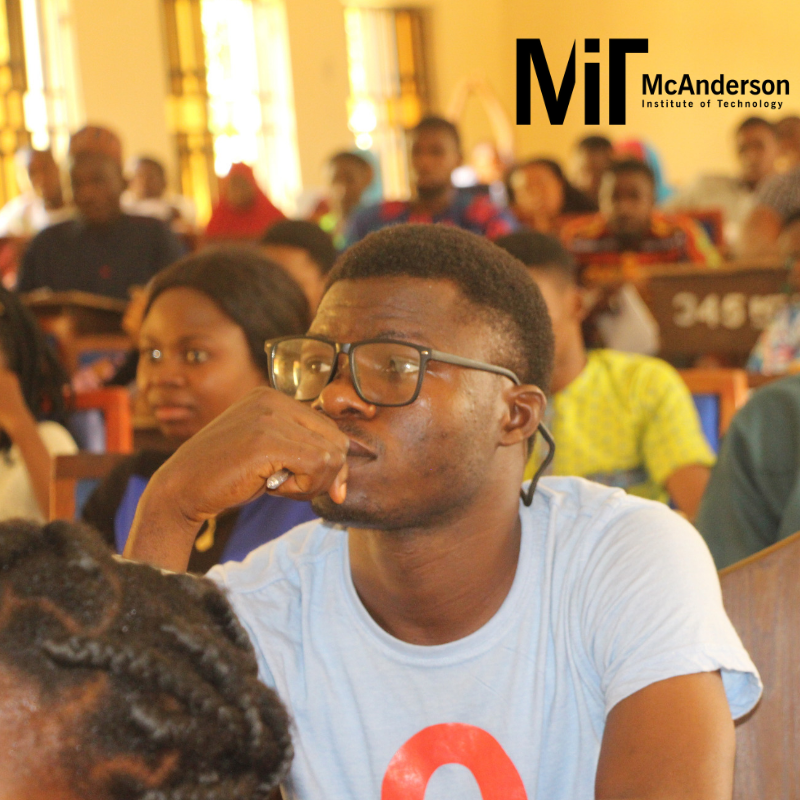 McAndersonNG's tweet photo. ONGOING:
#FinancialFriday
"First step- Write down your idea" - Akindolani Akindayo
The students being treated to a documentary on the
15 Characteristics of Effective Entrepreneurs are learning to #Takection on their business ideas.
@UNESCO @YouthMobile_ @FCTA https://t.co/EkoUdAqP5i