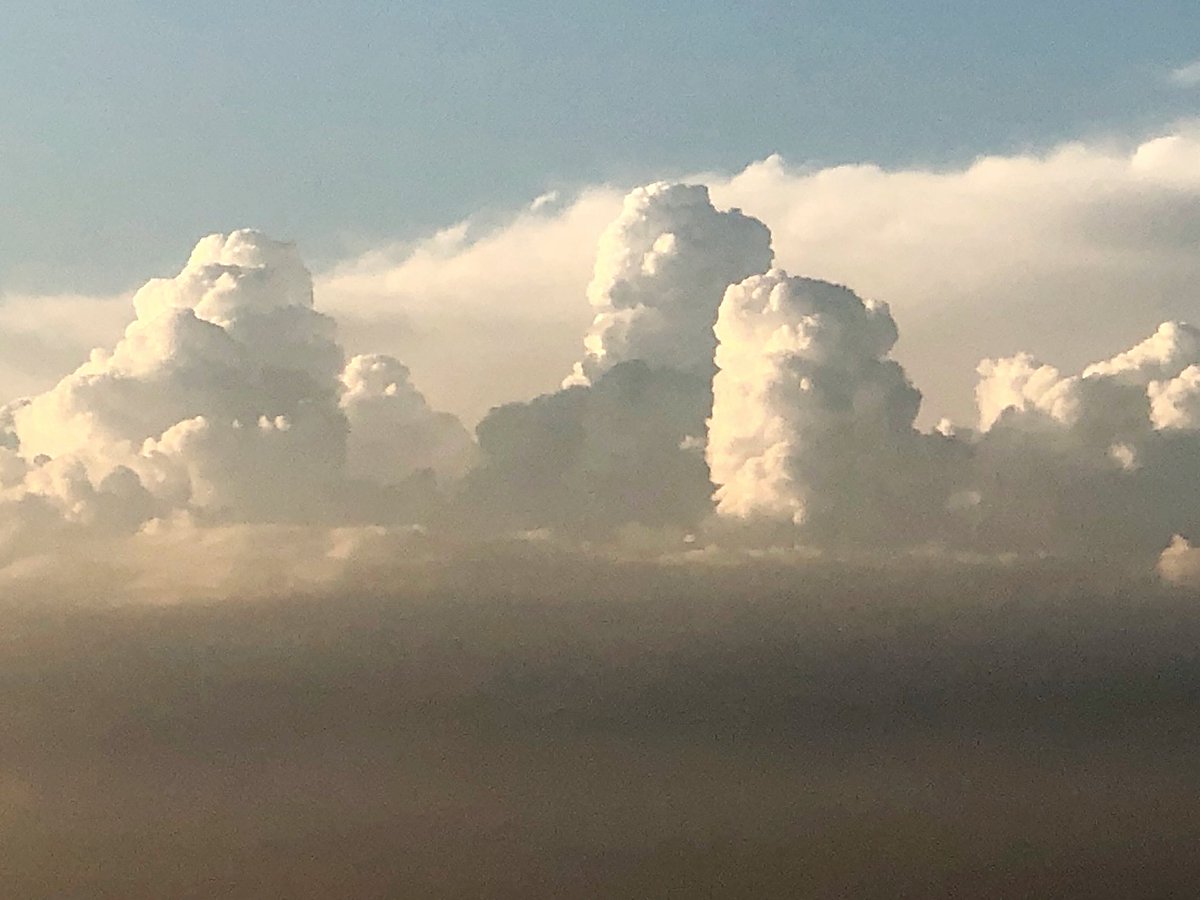wildcoastimages's tweet image. Fresh updrafts for what will become the #pakenham #kooweerup storm.
#vicstorms #melbouneweather #melbweather #storms #autumn2019 @BOM_Vic #weather #stormchasing #melbournestorm #melbourne
