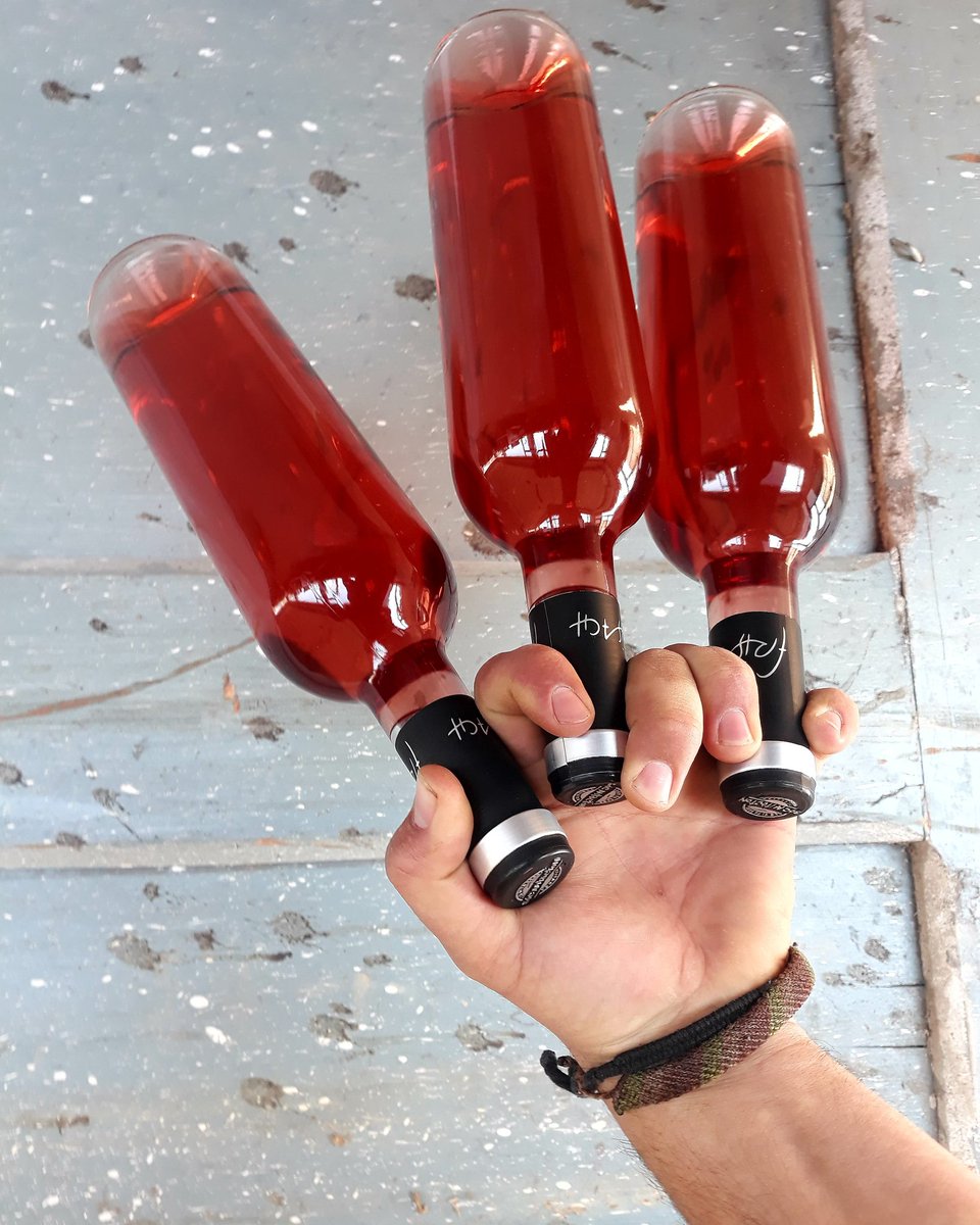CellerFrisach's tweet photo. L'Abrunet Rosat et done ales!! Primavera Vernatxera!! #VernatxaGris #VernatxaBlanca #VernatxaNegra #AbrunetRosat #OrganicFarming #Frisach #winelowers🍷 #wineattack #wineadict https://t.co/WFIJCbI2w3