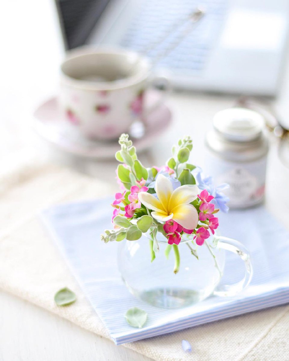 #تفائل

🍃️💖〰••

‌تفائل عندما تصعب وتضيق عليك الأمور ، فإن الله تعالى أقسم مرتين "فإنّ مع العُسر يُسرا ، إنّ مع العسر يُسرا