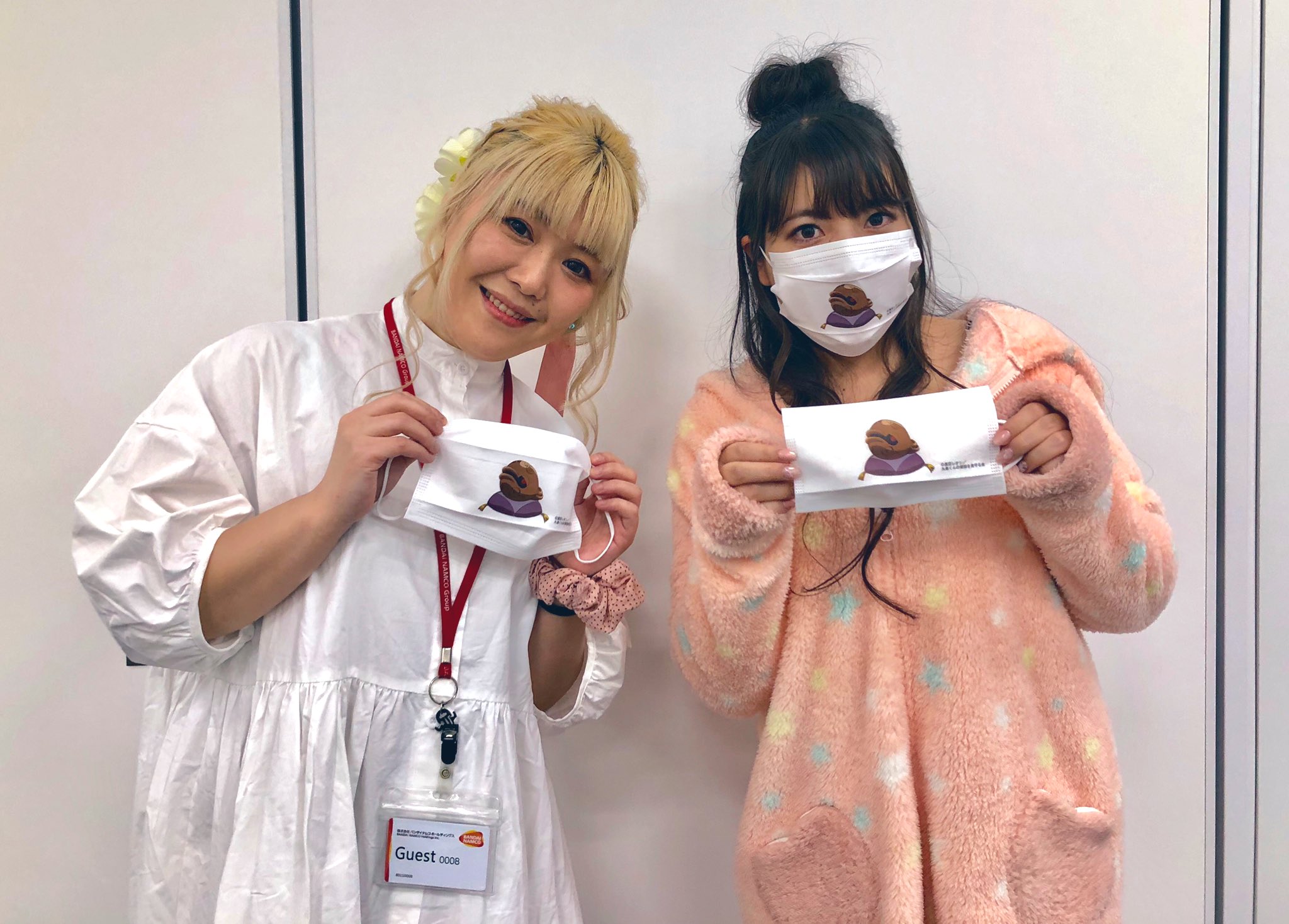 つづきみ 第回は6月25日 金 19時よりスタート A Twitteren 洗い屋さん 俺とアイツが女湯で よりゲストの青葉りんごさんと伊ヶ崎綾香さんが出演待機中です 着衣してもう少しお待ちください なおこのマスクは僧侶枠伝統の木魚柄のノベルティだとか つづきみ 第回は6月25日 金 19時よりスタート A Twitteren 洗い屋さん 俺とアイツが女湯で よりゲストの青葉りんごさんと伊ヶ崎綾香さんが出演待機中です 着衣してもう少しお待ちください なおこのマスクは僧侶枠伝統の木魚柄のノベルティだとか