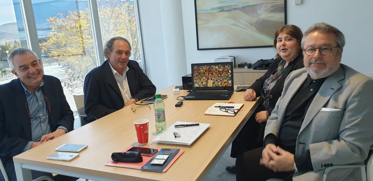DatLightLifi's tweet photo. Sesión de trabajo con la gente de Panasonic, y Crambo, Datlight incorporá su tecnología #LinkRay, que nos permite mandar información a través de #VLC a nuestros móviles. @BicEuronova @cramboEU @panasonicESP https://t.co/AzgbREjwpd