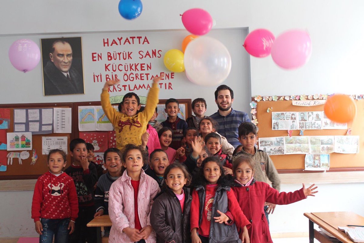 BukdereO's tweet photo. Yüreği güzel öğretmenlerimizle koşar adım  #ŞanlıurfaEğitim2023Vizyonu @kenndmroglu01 @MemHarran @serafettinturan https://t.co/Hmui99KBFu