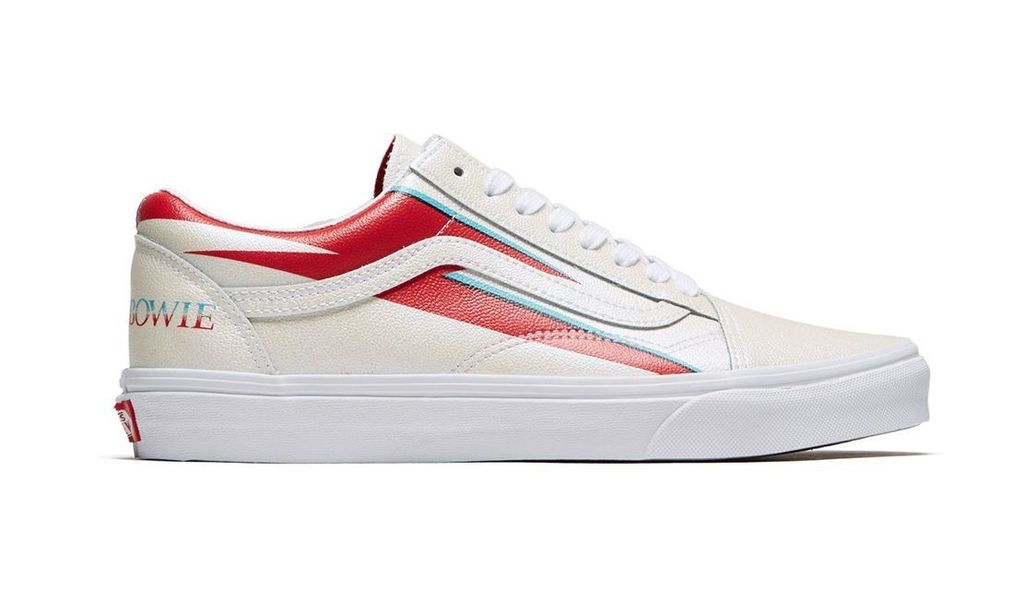 HaiMagazine's tweet photo. Vans Kenang David Bowie dengan Hadirkan Koleksi Sneakers Kolaborasi   https://t.co/aqO5xdOn89 https://t.co/JpEDxIrc8T