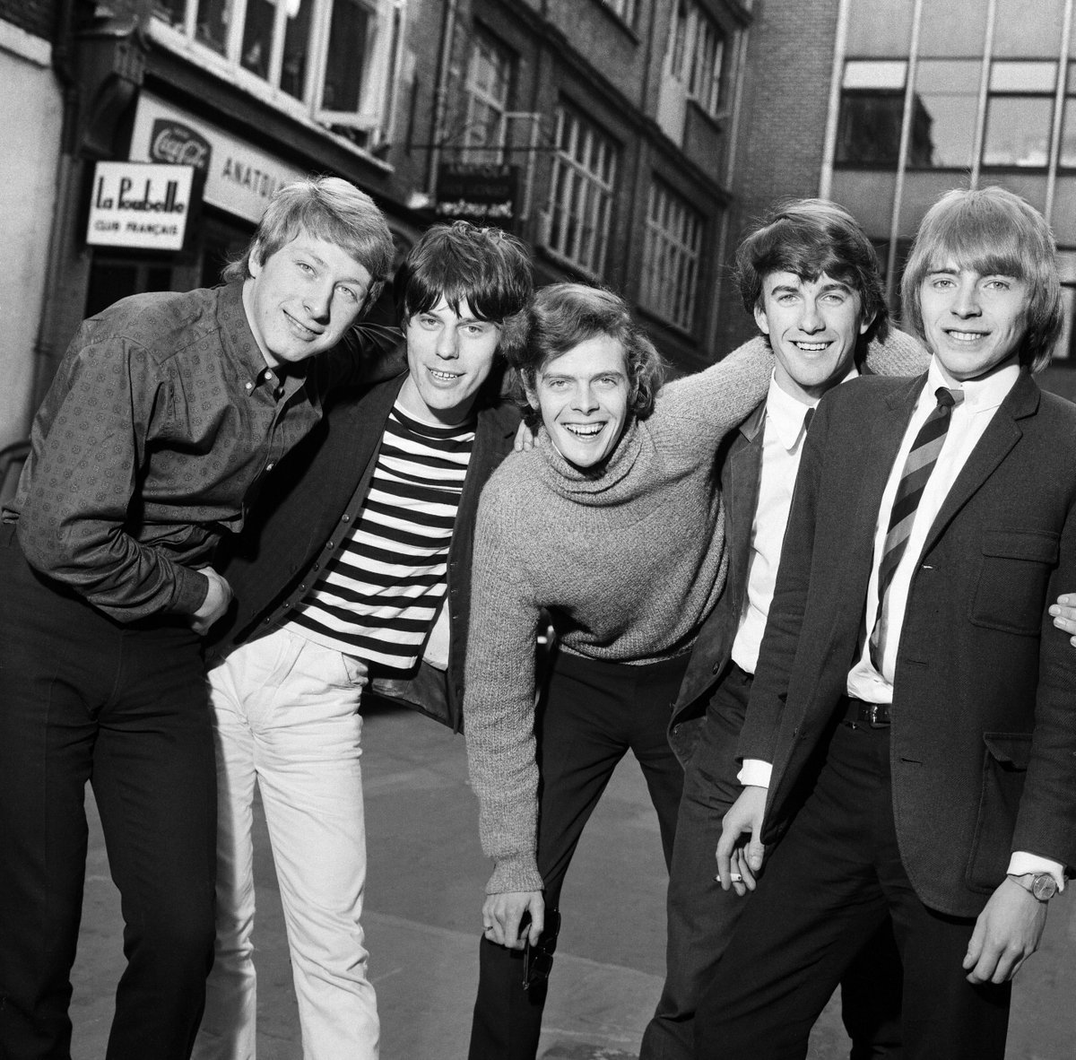 DropImages's tweet image. And here they are, "having a rave-up...", The Yardbirds in promotional action, 1965. #theyardbirds #sixties #foryourlove #blues #britishbluesinvasion #rocknroll #prints #photography #fineartprints #framedprints #droptopimages Buy this very shot @ droptopimages.co.uk/product-catego…